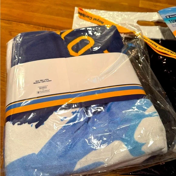 Royal Caribbean Cruise Line GIFT SET Towel Lanyard Chair Clips Shipping Bag NWT - Picture 5 of 8